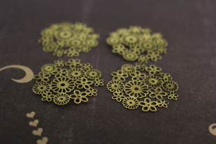 Филигранные элементы цветы в круге 4 шт под золото